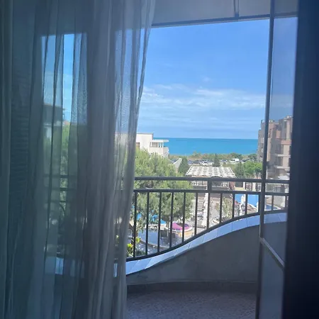 2 Bedroom In Rose Gardens With Pool & Sea View Lägenhet